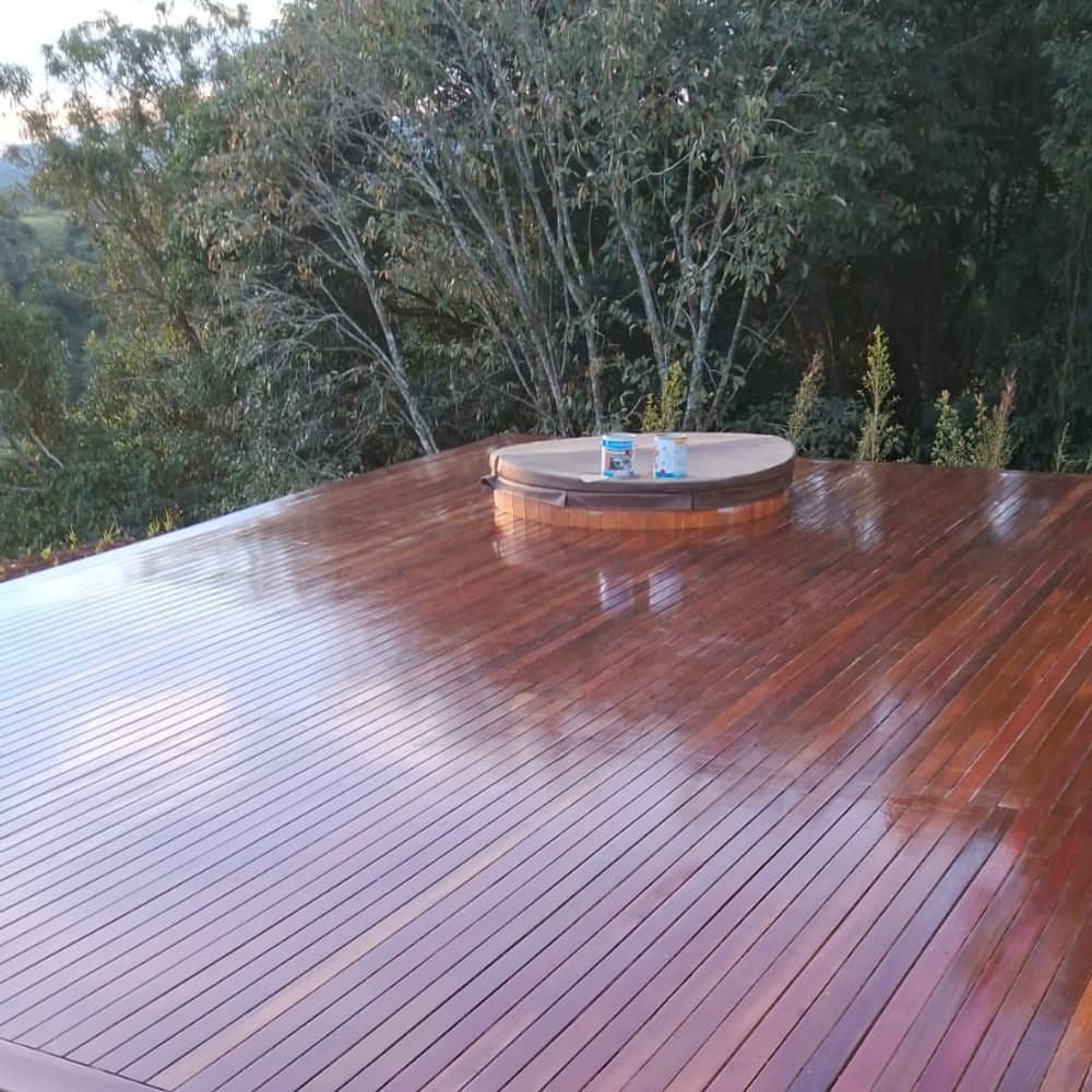 Deck Ipê Tabaco Extra 9cm - instalado (Macal)
