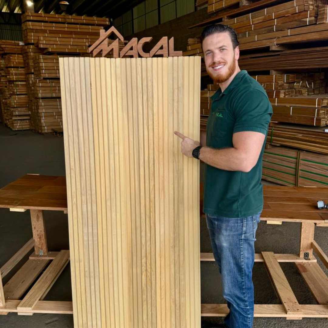 Canva 3 – Painel Ripado Abiurana Amarela Extra 9 cm – Padrão 1080 x 1080
