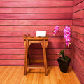 Deck-roxinho-extra-10cm-instalado-em-parede