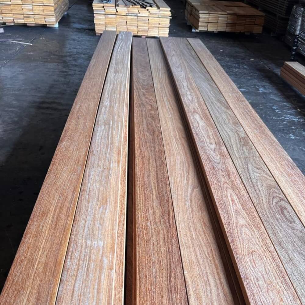Deck Cumaru Extra 10cm - Peças de 3,00m pode ser usado em piscinas, ofurôs, spa, e muito mais