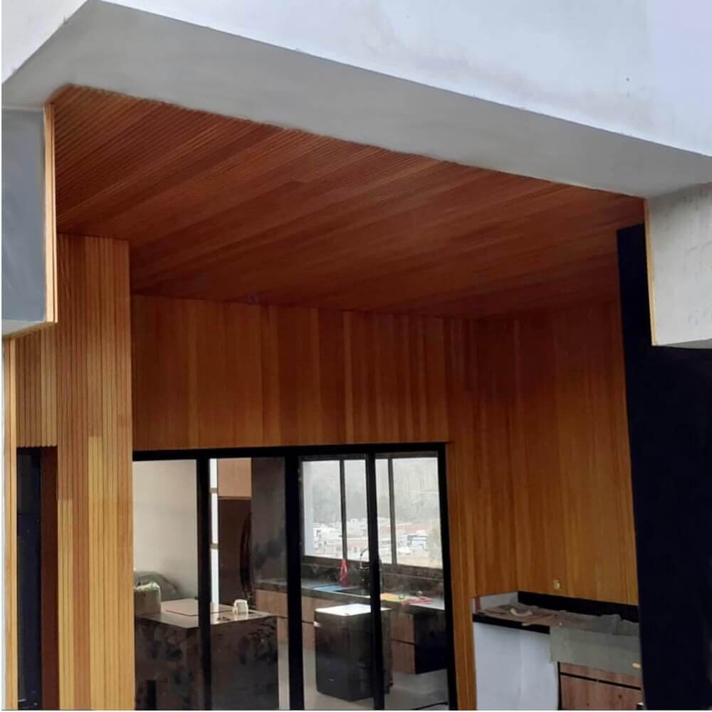 Painel-ripado-tatajuba-12cm-instalado-5